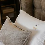 X Luxury * ארגוסטולי